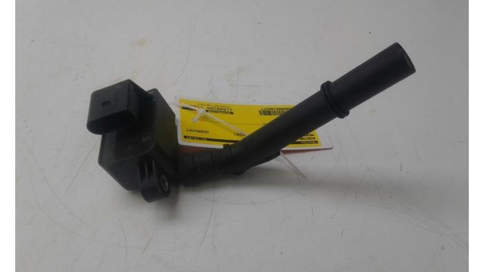 Usagé Bobine Mercedes GLB (247.6) 2.0 GLB-250 Turbo 16V 4-Matic Prix € 36,75 Règlement à la marge proposé par Wessel Parts & Service B.V.