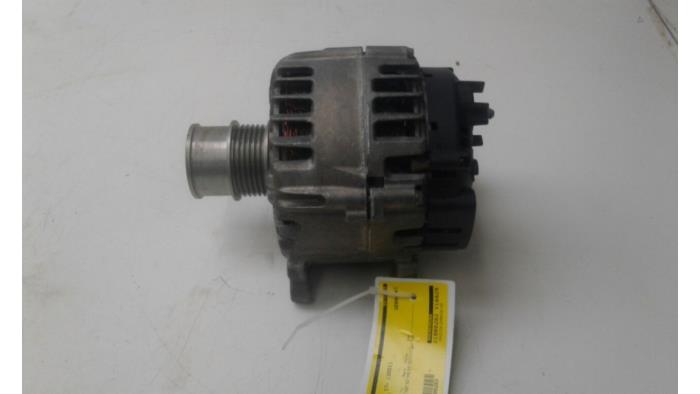 Begagnade Dynamo Seat Arona (KJX) 1.0 TGI 12V Pris på förfrågan erbjuds av Wessel Parts & Service B.V.