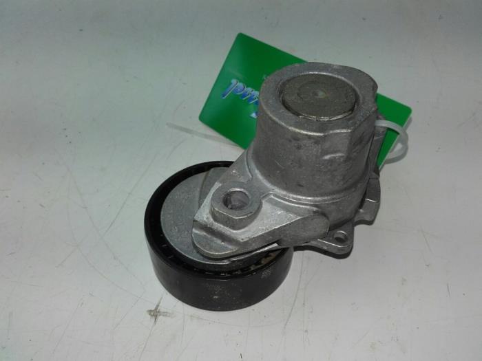 Usados Tensor correa múltiple Seat Arona (KJX) 1.0 TGI 12V Precio € 40,95 Norma de margen ofrecido por Wessel Parts & Service B.V.