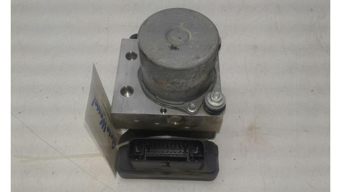 Usagé Bloc ABS Peugeot Boxer (U9) 2.0 BlueHDi 110 Prix € 313,95 Règlement à la marge proposé par Wessel Parts & Service B.V.