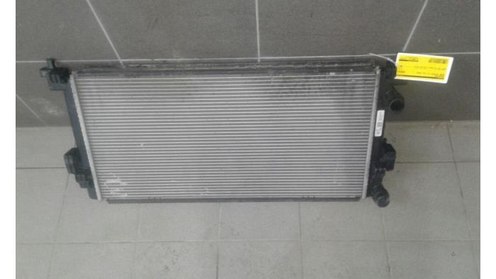 Usagé Radiateur d'eau Skoda Octavia Combi (5EAC) 1.2 TSI 16V Prix € 103,95 Règlement à la marge proposé par Wessel Parts & Service B.V.