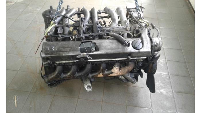 Motor de un Mercedes-Benz E Combi diesel (S124) 3.0 300 TD 1989