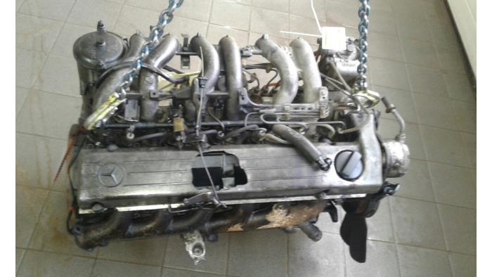 Motor de un Mercedes-Benz E Combi diesel (S124) 3.0 300 TD 1989