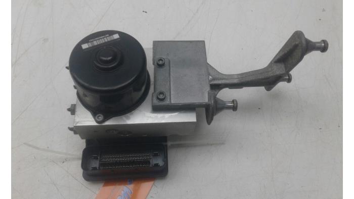 Begagnade ABS-pump Mercedes C (W203) 2.6 C-240 V6 18V Pris € 72,45 Marginaltabell erbjuds av Wessel Parts & Service B.V.