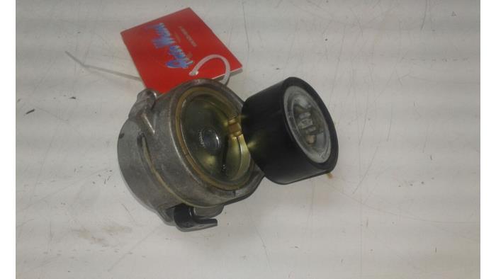 Usados Rodillo tensor correa múltiple Opel Crossland (X) 1.2 Turbo 12V Precio € 36,75 Norma de margen ofrecido por Wessel Parts & Service B.V.
