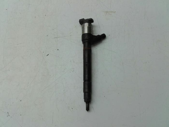 Injector (diesel) from a Opel Astra K Sports Tourer 1.6 CDTI 110 16V 2018