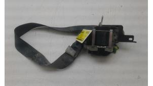 Usagé Tendeur de ceinture droit Kia Sportage (QL) 1.6 GDI 16V 4x2 Prix sur demande proposé par Autobedrijf G.H. Wessel B.V.