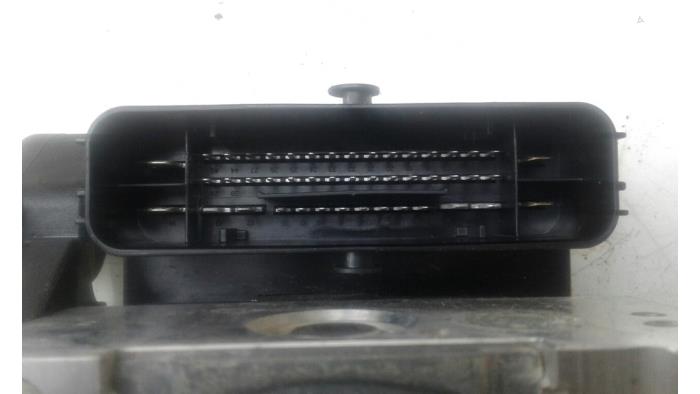 Begagnade ABS-pump Audi Q2 (GAB/GAG) 1.6 30 TDI 16V Pris € 261,45 Marginaltabell erbjuds av Wessel Parts & Service B.V.