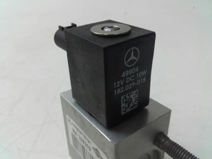 Usagé Divers Mercedes EQV 300 Prix € 45,05 Règlement à la marge proposé par Wessel Parts & Service B.V.