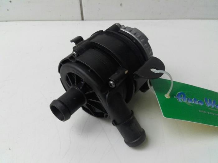 Begagnade Vattenpump Skoda Superb Combi (3V5) 1.4 TSI iV 6V Pris € 51,45 Marginaltabell erbjuds av Wessel Parts & Service B.V.