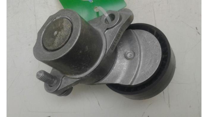 Usados Rodillo tensor correa múltiple Volkswagen Up! (121) 1.0 12V 60 Precio € 47,25 Norma de margen ofrecido por Wessel Parts & Service B.V.