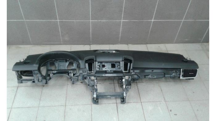 Usados Salpicadero Mercedes GLE (W166) 250d 2.0 Precio € 628,95 Norma de margen ofrecido por Wessel Parts & Service B.V.