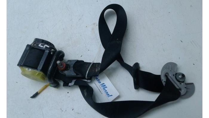 Seatbelt tensioner, left from a Kia Ceed (CDB5/CDBB) 1.0i T-GDi 12V 2019