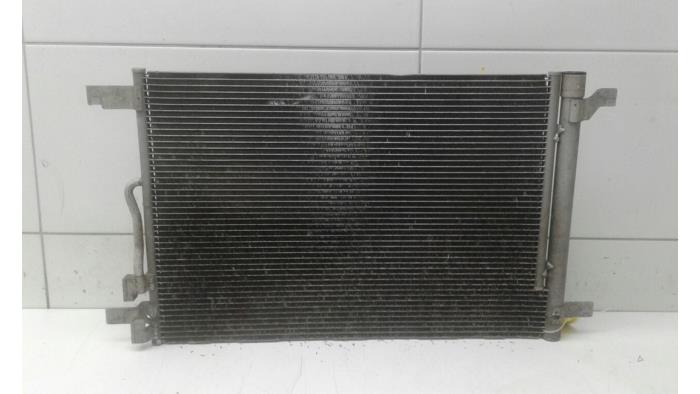 Usagé Radiateur clim Volkswagen Touran (5T1) 1.6 TDI SCR BlueMotion Technology Prix € 131,25 Règlement à la marge proposé par Wessel Parts & Service B.V.