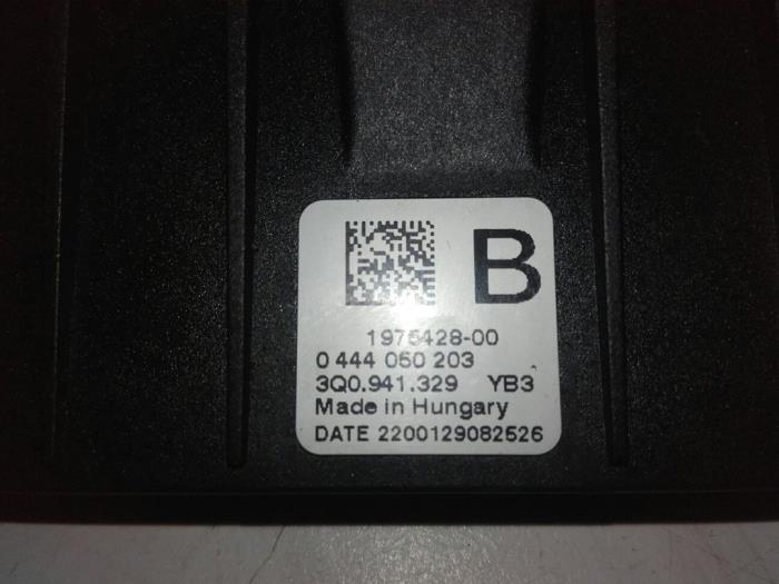 Used Adblue Computer Volkswagen Touran (5T1) 1.6 TDI SCR BlueMotion Technology Price € 61,95 Margin scheme offered by Wessel Parts & Service B.V.