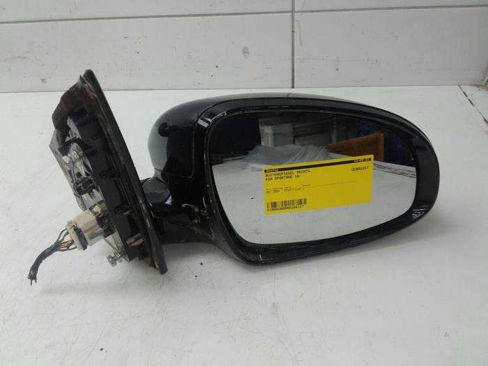 Wing mirror, right from a Kia Sportage