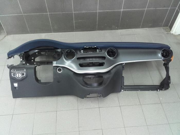 Używane Panel Mercedes EQV 300 Cena € 1.048,95 Procedura marży oferowane przez Wessel Parts & Service B.V.