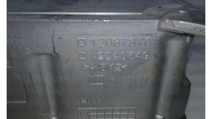 Battery charger from a Skoda Superb Combi (3V5) 1.4 TSI iV 6V 2021