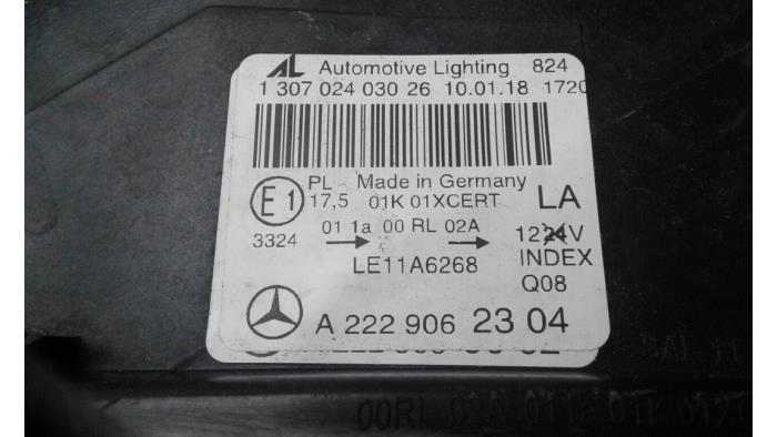 Faro izquierda de un Mercedes-Benz S (W222/V222/X222) 3.0 S-350 BlueTec, S-350 d 24V 2013