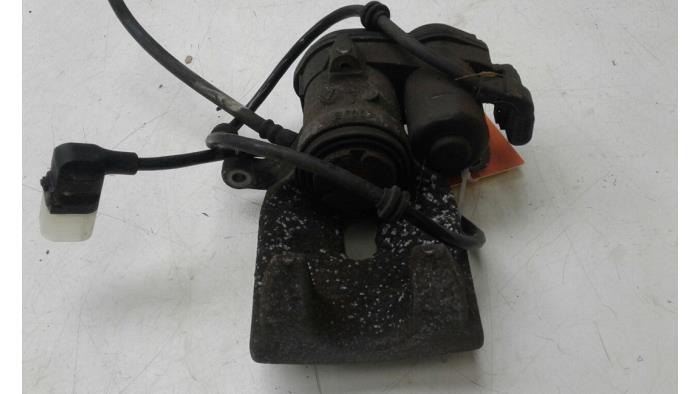 Rear brake calliper, left from a Mercedes-Benz S (W222/V222/X222) 3.0 S-350 BlueTec, S-350 d 24V 2013