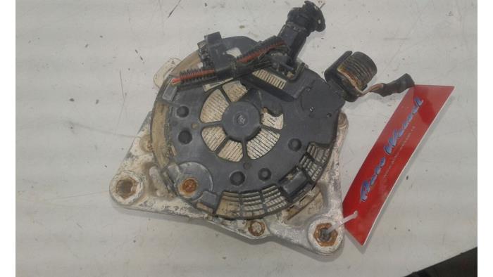 Begagnade Dynamo Opel Combo Life/Tour 1.5 CDTI 130 Pris på förfrågan erbjuds av Wessel Parts & Service B.V.