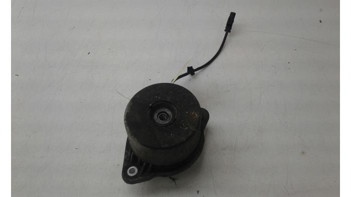 Used Engine mount Mercedes S (222.0/222.1) 3.0 S-350 BlueTEC, S-350d 24V Price € 82,95 Margin scheme offered by Wessel Parts & Service B.V.