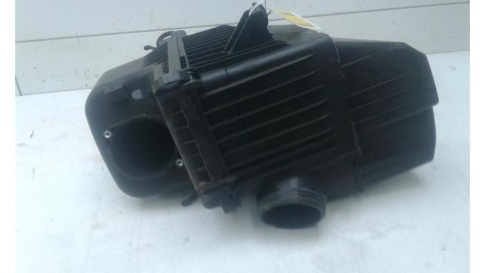 Begagnade Luftfilterhus Hyundai H1 People Pris € 82,95 Marginaltabell erbjuds av Wessel Parts & Service B.V.