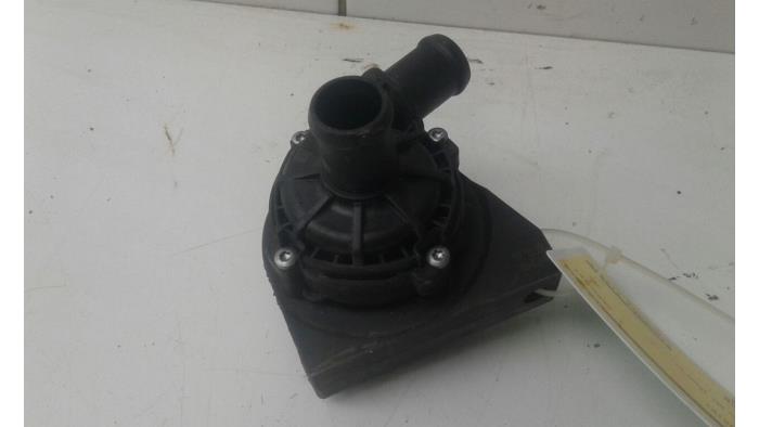 Gebrauchte Wasserpumpe Volkswagen T-Cross 1.0 TSI 95 12V Preis € 40,95 Margenregelung angeboten von Wessel Parts & Service B.V.
