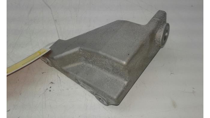Begagnade Motorfäste Mercedes EQV 300 Pris € 51,98 Marginaltabell erbjuds av Wessel Parts & Service B.V.