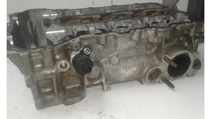 Cylinder head Peugeot 2008 1.2 VTi 12V PureTech 130 - 9811346480 HN05