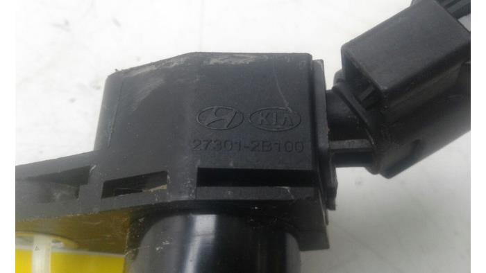Ignition coil from a Kia Sportage (QL) 1.6 GDI 132 16V 4x2 2019