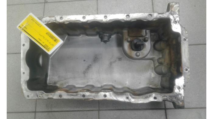 Gebrauchte Ölwanne Volkswagen Transporter/Caravelle T5 1.9 TDi Preis € 61,95 Margenregelung angeboten von Wessel Parts & Service B.V.