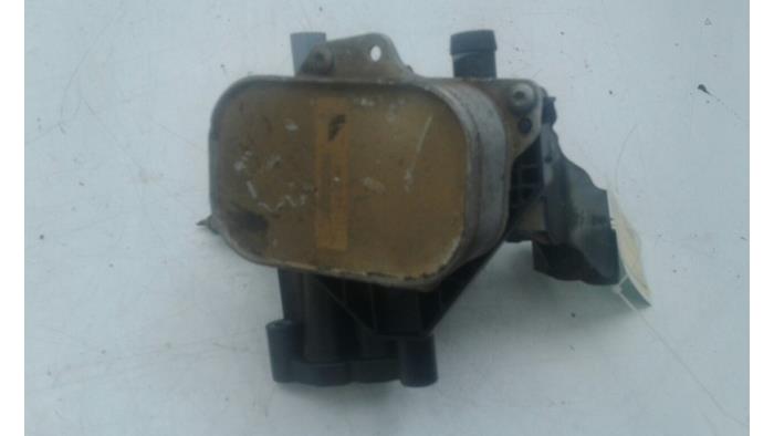 Gebrauchte Ölfiltergehäuse Audi Q2 (GAB/GAG) 1.6 30 TDI 16V Preis € 72,45 Margenregelung angeboten von Wessel Parts & Service B.V.