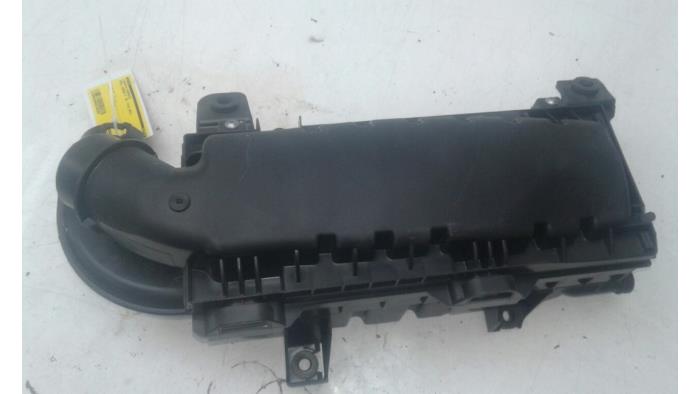 Gebrauchte Luftfiltergehäuse Opel Corsa F (UB/UH/UP) 1.2 Turbo 12V 130 Preis € 30,45 Margenregelung angeboten von Wessel Parts & Service B.V.