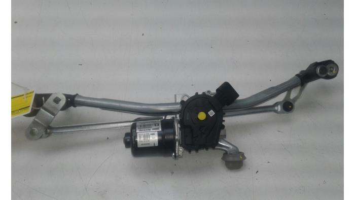Front wiper motor from a Opel Corsa F (UB/UH/UP) 1.2 Turbo 12V 130 2021