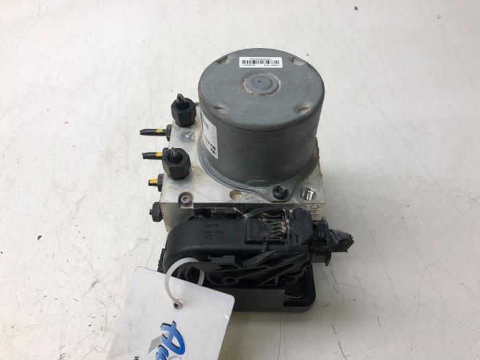 ABS pump from a Kia Rio IV (YB) 1.2 MPI 16V 2019