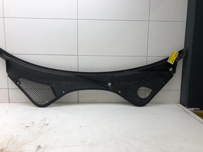 Używane Parawan Porsche Panamera (971G) 2.9 V6 24V 4 E-Hybrid Cena € 51,45 Procedura marży oferowane przez Wessel Parts & Service B.V.