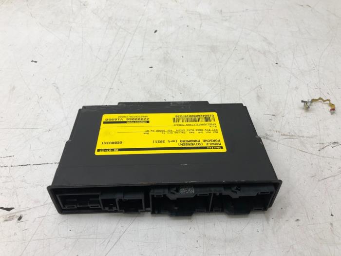 Używane Modul (rózne) Porsche Panamera (971G) 2.9 V6 24V 4 E-Hybrid Cena € 366,45 Procedura marży oferowane przez Wessel Parts & Service B.V.