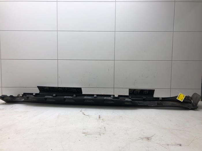 Gebrauchte Seitenschürze rechts Mini Countryman (R60) 1.6 Cooper D Preis € 103,95 Margenregelung angeboten von Wessel Parts & Service B.V.