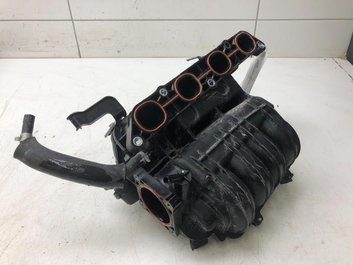 Intake manifold from a Kia Sportage (QL) 1.6 GDI 16V 4x2 2019