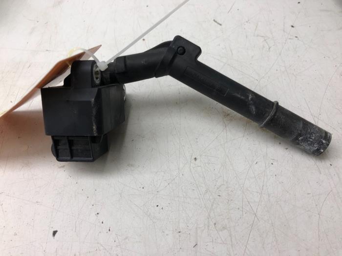 Ignition coil from a Mercedes-Benz B (W246,242) 1.6 B-180 BlueEFFICIENCY Turbo 16V 2017