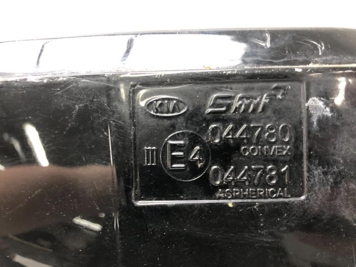 Retrovisor externo izquierda de un Kia Sportage (QL) 1.6 GDI 16V 4x2 2019