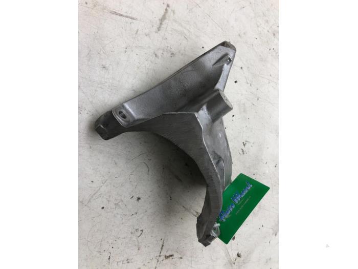 Used Engine mount Audi Q7 (4LB) 4.2 TDI V8 32V Tiptronic Price € 36,75 Margin scheme offered by Wessel Parts & Service B.V.