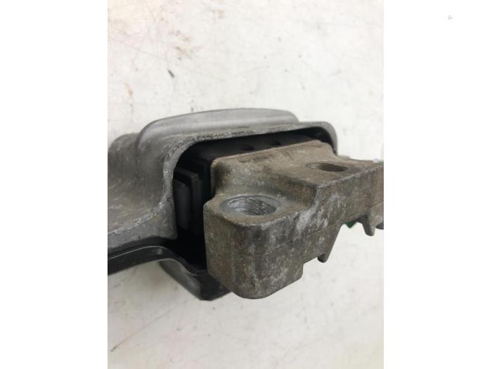 Usagé Support moteur Volkswagen Golf VI (5K1) 2.0 TDI 16V Prix € 30,45 Règlement à la marge proposé par Wessel Parts & Service B.V.