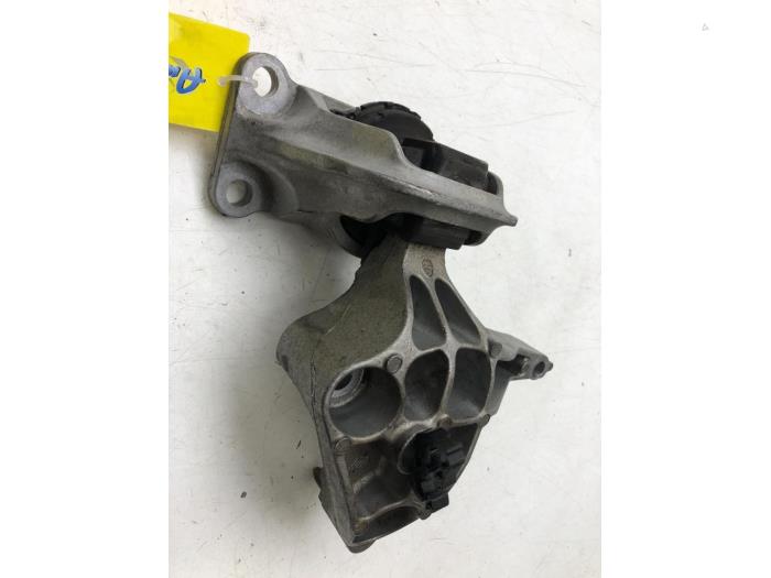 Used Engine mount Renault Megane III Berline (BZ) 1.5 dCi 90 Price € 36,75 Margin scheme offered by Wessel Parts & Service B.V.