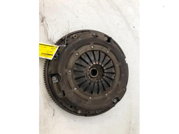Gebrauchte Schwungrad Renault Master Preis € 183,75 Margenregelung angeboten von Wessel Parts & Service B.V.