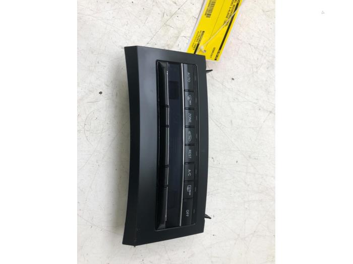Begagnade Värmekontrollpanel Mercedes E (C207) E-500 V8 32V Pris € 156,45 Marginaltabell erbjuds av Wessel Parts & Service B.V.