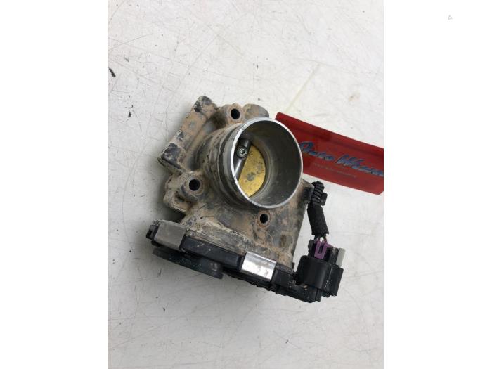 Używane Przepustnica Opel Corsa E 1.4 16V Cena € 40,95 Procedura marży oferowane przez Wessel Parts & Service B.V.