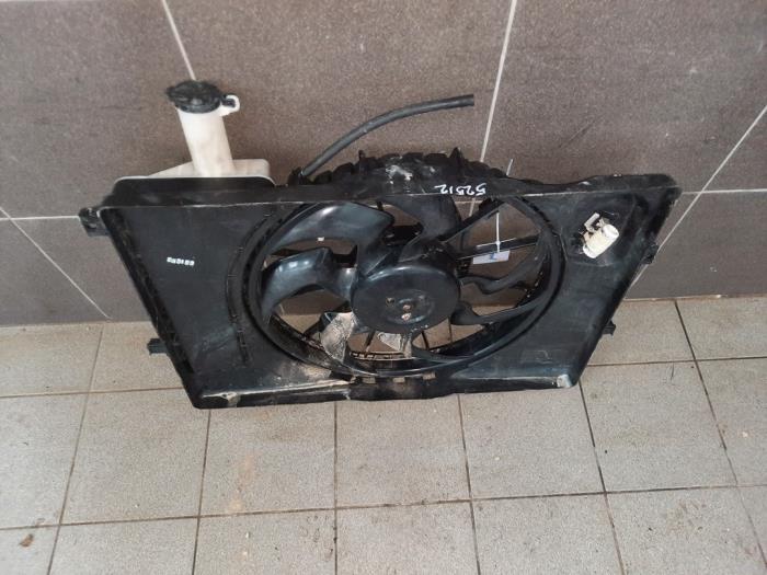 Fan motor from a Kia Ceed (CDB5/CDBB) 1.4i 16V 2019