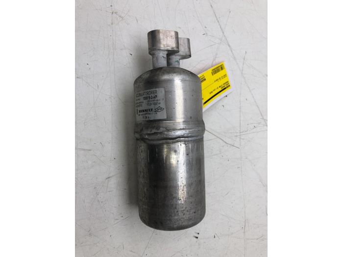 Usagé Déshydrateur clim Mercedes Citan (415.6) 1.5 109 CDI Prix € 40,95 Règlement à la marge proposé par Wessel Parts & Service B.V.